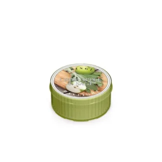 Kringle Candle Crisp Apple & Sage vonná sviečka (42 g)
