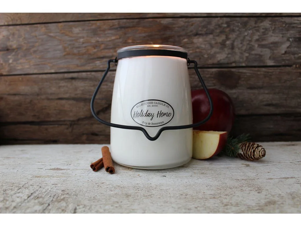 MILKHOUSE CANDLE Holiday Home vonná sviečka BUTTER JAR (624 g) – Obrázok 2