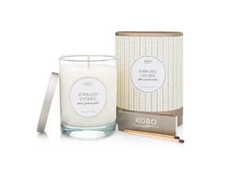 KOBO Coterie D'Anjou Lychee vonná sviečka (11oz / 312g)