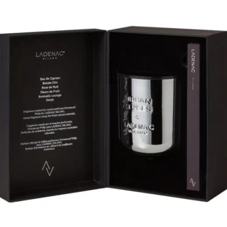LADENAC Urban Senses Eau de Cypress vonná sviečka (500 g) v darčekovom balení