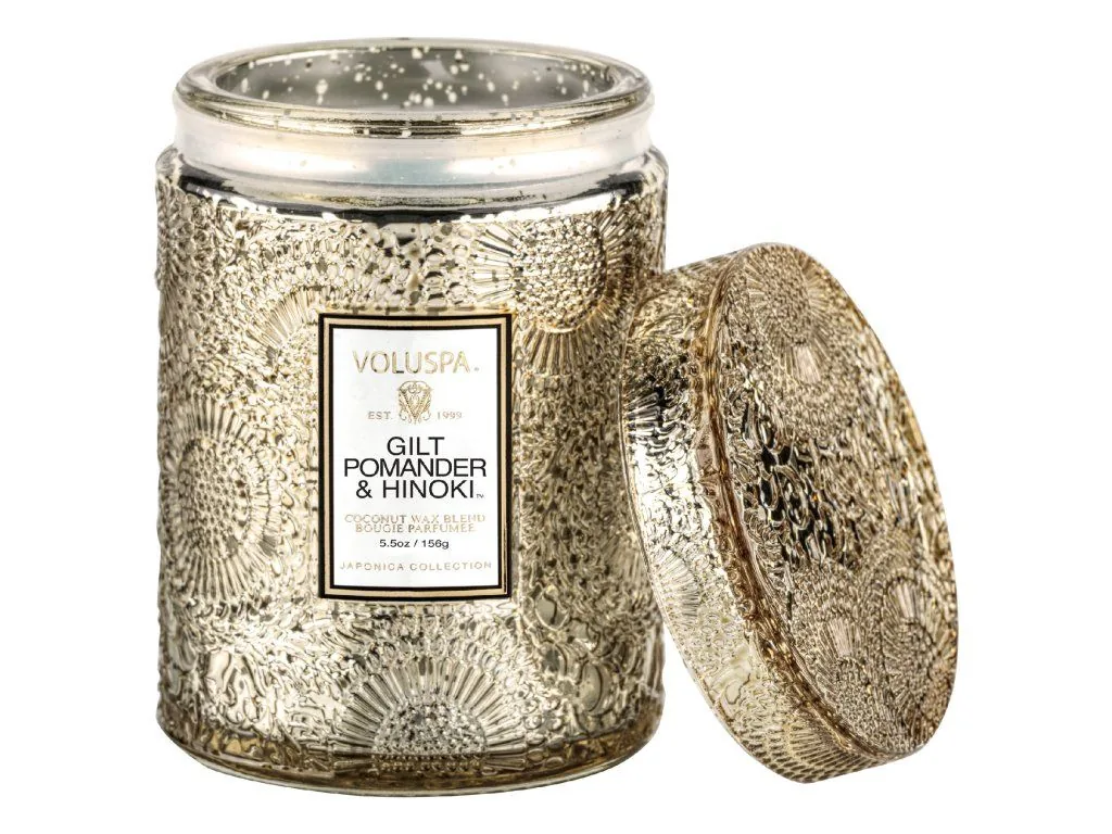 Voluspa Japonica Holiday Gilt Pomander & Hinoki Small Jar vonná sviečka (5.5oz / 156g) – Obrázok 2