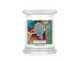 Kringle Candle Novembrrr vonná sviečka stredná 2-knôtová (411 g)