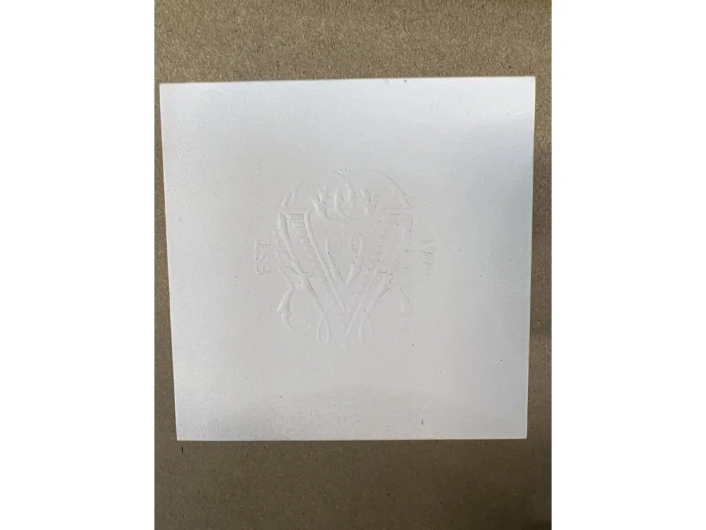 Voluspa Maison Blanc Saijo Persimmon vonná sviečka (340g) - ZATEČENÝ VRCHNÁK KRABIČKY – Obrázok 3