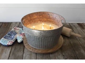 Milkhouse Candle Monster Layer Cake vonná sviečka 4 082g