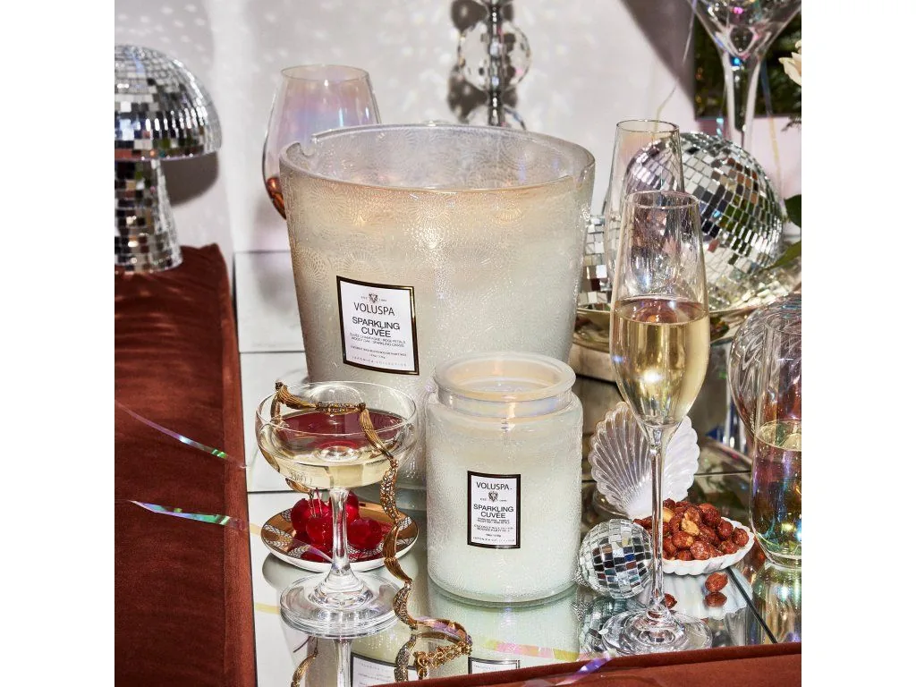Voluspa Japonica Holiday Sparkling Cuvée Small Jar vonná sviečka (5.5oz / 156g) – Obrázok 4