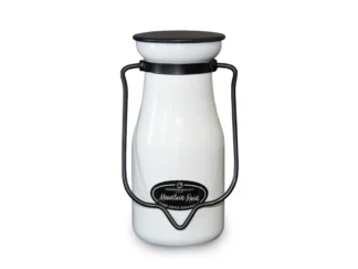 MILKHOUSE CANDLE Mountain Rain vonná sviečka MILKBOTTLE (227 g)