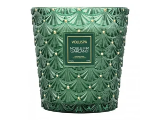 Voluspa Japonica Holiday Noble Fir Garland Mini Hearth vonná sviečka (38 oz / 1077 g)