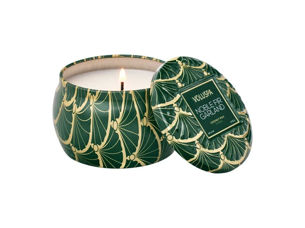 Voluspa Japonica Holiday Noble Fir Garland Mini Tin vonná sviečka 113g – Obrázok 2