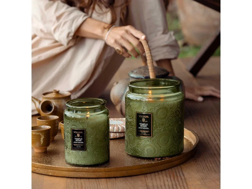 Voluspa Japonica Temple Moss Large Jar vonná sviečka (18oz / 510g) – Obrázok 3