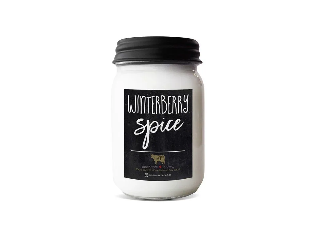 MILKHOUSE CANDLE Winterberry Spice vonná sviečka Farmhouse Jar (368 g)