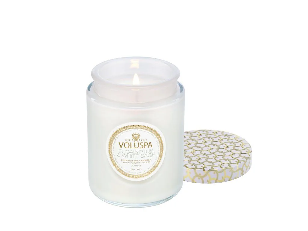 Voluspa Maison Blanc Eucalyptus & White Sage veľká sviečka (18oz / 510g) – Obrázok 2