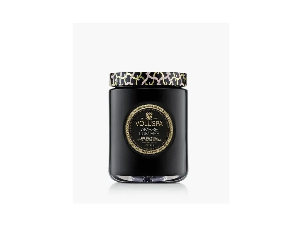 Voluspa Maison Noir Ambre Lumiere veľká sviečka (18oz / 510g)