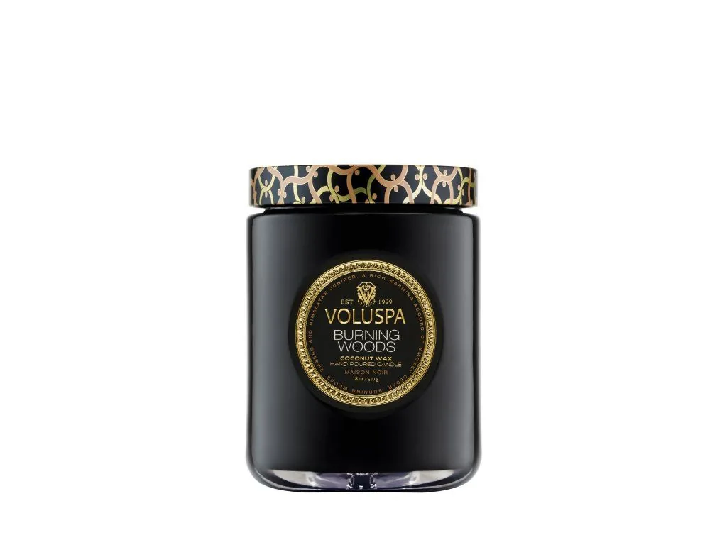Voluspa Maison Noir Burning Woods veľká sviečka (18oz / 510g)