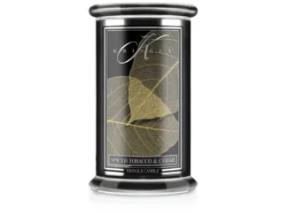 Kringle Candle Reserve Spiced Tobacco and Cedar vonná sviečka veľká 2-knôtová (624 g)