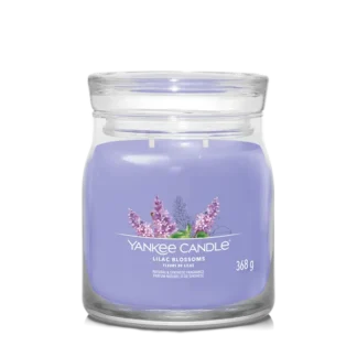 LILAC BLOSSOMS — Stredná sviečka Signature 368g